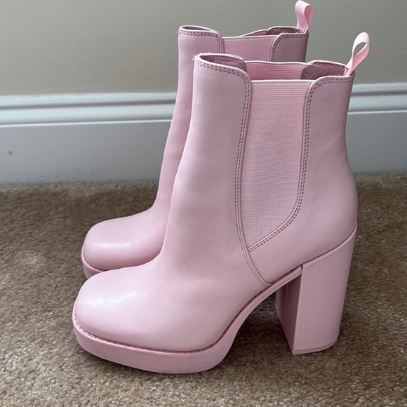NWOT Steve Madden Pink Leather boots - Picture 2 of 5
